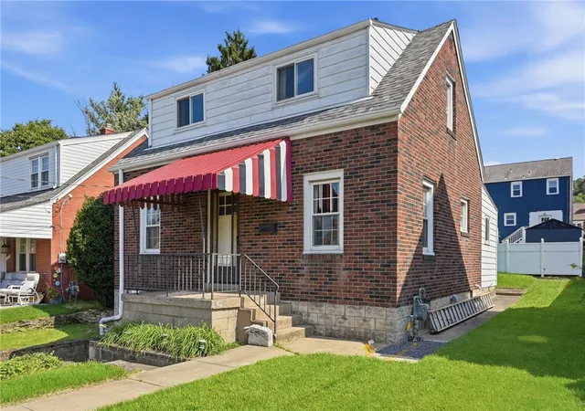 Photo 2 of Single family home for sale at 706 Chatsworth Ave, Avalon, PA 15202 | MLS# 1773900 | Listing updated on 2026-10-03