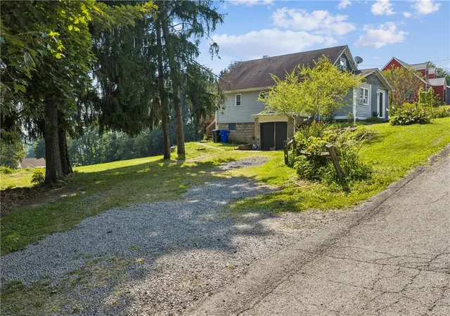 Photo 2 of Single family home for sale at 1235 Blaine Rd, Monaca, PA 15061 | MLS# 1774149 | Listing updated on 2026-09-11