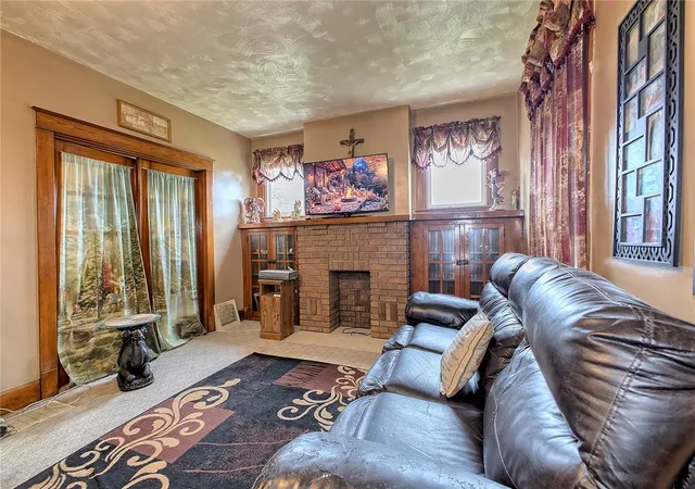 Photo 4 of Single family home for sale at 168 E Askren St, Uniontown, PA 15401 | MLS# 1773681 | Listing updated on 2026-09-30
