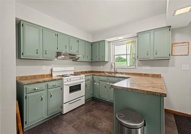 Photo 3 of Single family home for sale at 52 Carries Dr, Hanover Twp, PA 15021 | MLS# 1774109 | Listing updated on 2026-09-15