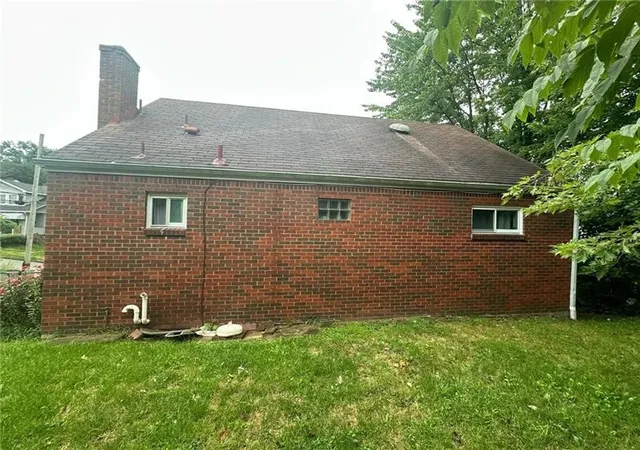 Photo 4 of Single family home for sale at 2618 Fayette St, Mc Keesport, PA 15132 | MLS# 1774174 | Listing updated on 2026-09-11