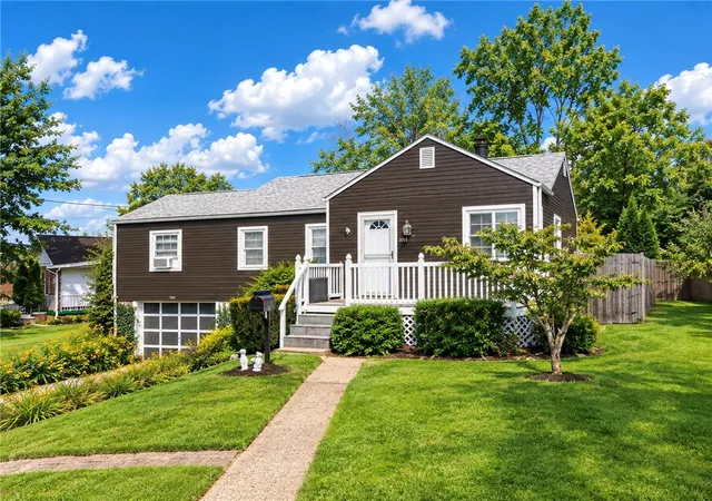 Photo 1 of Single family home for sale at 1004 Sunset Blvd, Ellwood City, PA 16117 | MLS# 1774068 | Listing updated on 2026-09-14