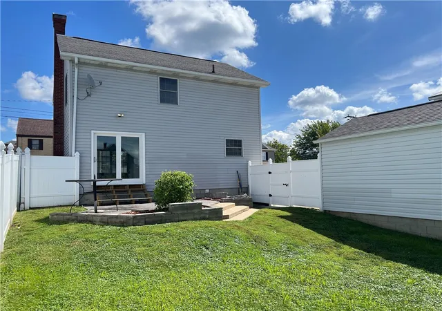 Photo 3 of Single family home for sale at 40 Devan Ave, Uniontown, PA 15401 | MLS# 1774014 | Listing updated on 2026-09-13