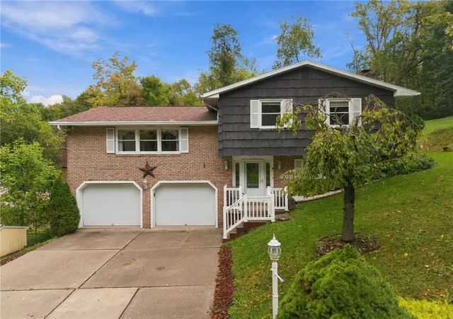 Photo 1 of Single family home for sale at 702 Woodside Dr, Jeannette, PA 15644 | MLS# 1771364 | Listing updated on 2026-10-18