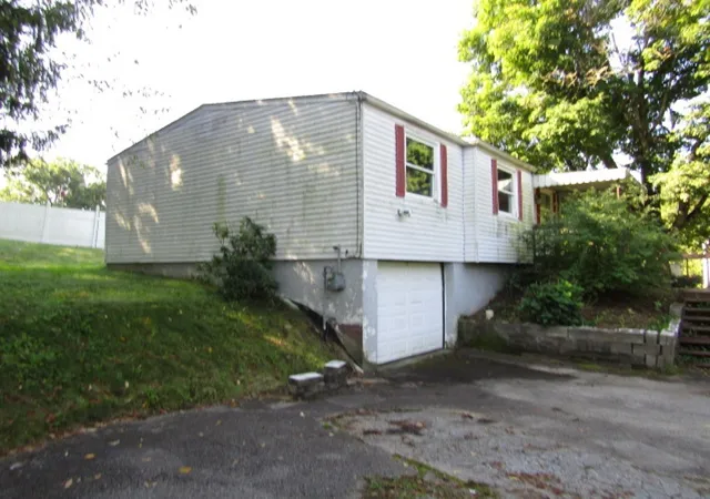 Photo 2 of Single family home for sale at 254 Grandview Blvd, Twp Of But Ne, PA 16001 | MLS# 1773781 | Listing updated on 2026-09-17