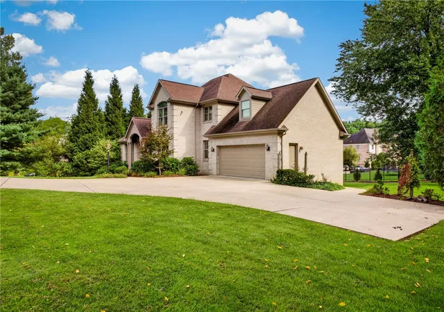 Photo 3 of Single family home for sale at 2383 Morrow Rd, Upper St Clair, PA 15241 | MLS# 1774123 | Listing updated on 2026-09-15