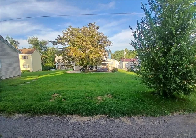 Photo 3 of Single family home for sale at 502 Woodward Ave, Apollo Boro, PA 15613 | MLS# 1774194 | Listing updated on 2026-09-12