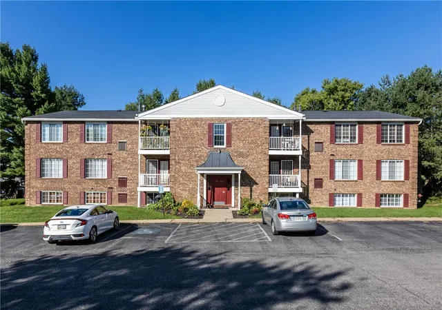 Condo for sale at 957 Wood Holw #D, Cranberry Twp, PA 16066 | MLS# 1774110