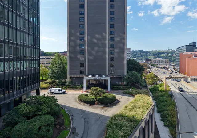 Photo 2 of Condo for sale at 112 Washington Pl #15A, Downtown Pgh, PA 15219 | MLS# 1774188 | Listing updated on 2026-10-04