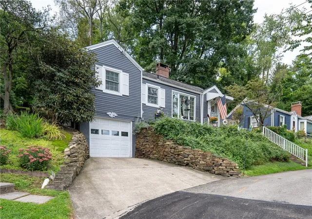 Photo 3 of Single family home for sale at 730 Eastview Ave, City Of Greensburg, PA 15601 | MLS# 1773318 | Listing updated on 2026-09-11