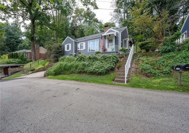 Photo 3 of Single family home for sale at 730 Eastview Ave, City Of Greensburg, PA 15601 | MLS# 1773318 | Listing updated on 2026-09-11