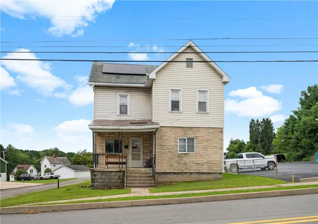 Photo 1 of Single family home for sale at 213 N Main St, Punxsutawney Area School District, PA 15767 | MLS# 1774200 | Listing updated on 2026-09-30