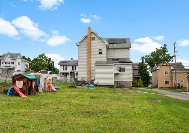 Photo 3 of Single family home for sale at 213 N Main St, Punxsutawney Area School District, PA 15767 | MLS# 1774200 | Listing updated on 2026-09-30