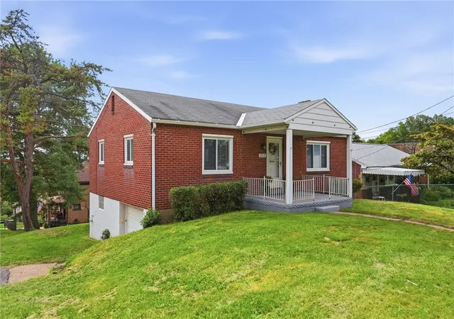 Photo 3 of Single family home for sale at 214 Shadyhill, Banksville/westwood, PA 15205 | MLS# 1773783 | Listing updated on 2026-09-13