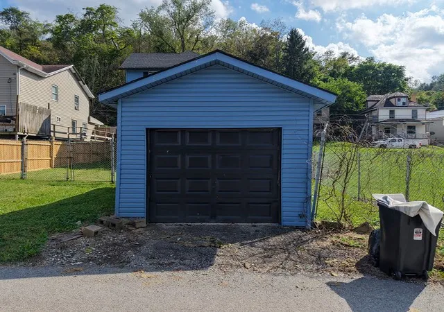 Photo 4 of Single family home for sale at 1106 2nd Street, Brownsville, PA 15417 | MLS# 1774203 | Listing updated on 2026-09-12