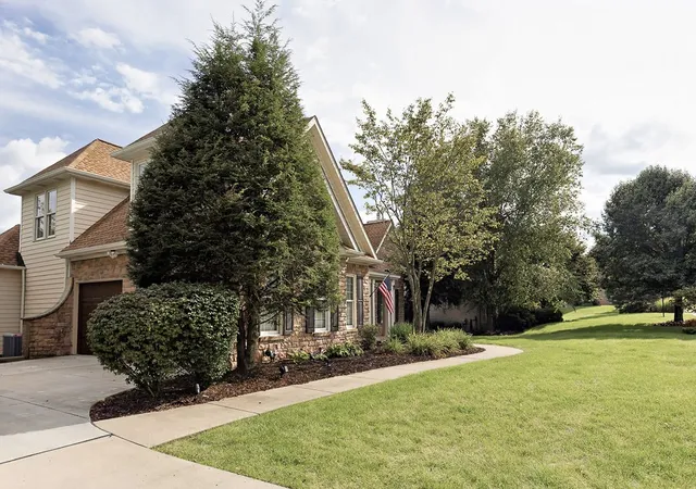 Photo 3 of Single family home for sale at 102 Brickbarn Ct, North Fayette, PA 15071 | MLS# 1774202 | Listing updated on 2026-10-04