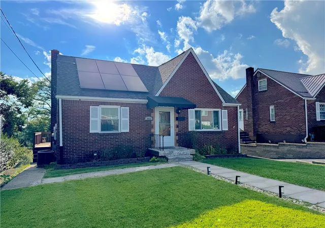 Photo 3 of Single family home for sale at 3652 Oakleaf Rd, Baldwin Boro, PA 15227 | MLS# 1774129 | Listing updated on 2026-09-14