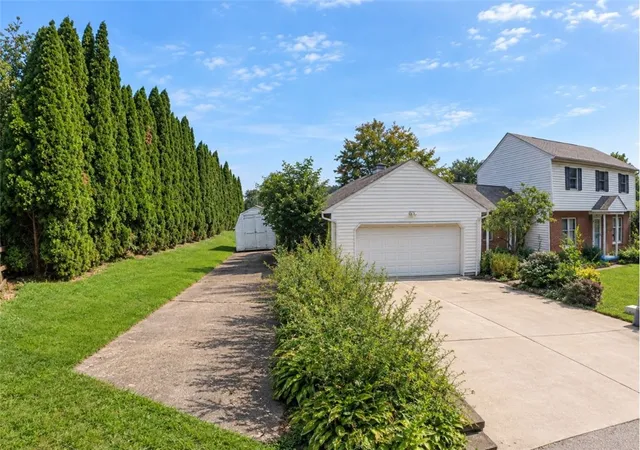 Photo 2 of Single family home for sale at 14 Park Dr, Smith, PA 15004 | MLS# 1774120 | Listing updated on 2026-09-19