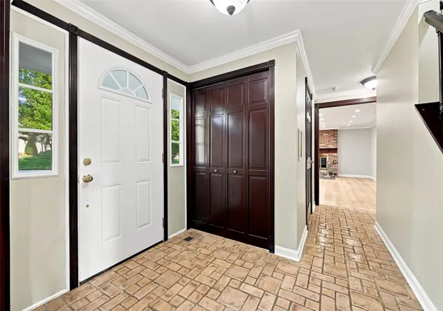 Photo 2 of Single family home for sale at 112 Marshall Dr, Mt Lebanon, PA 15228 | MLS# 1774051 | Listing updated on 2026-10-11