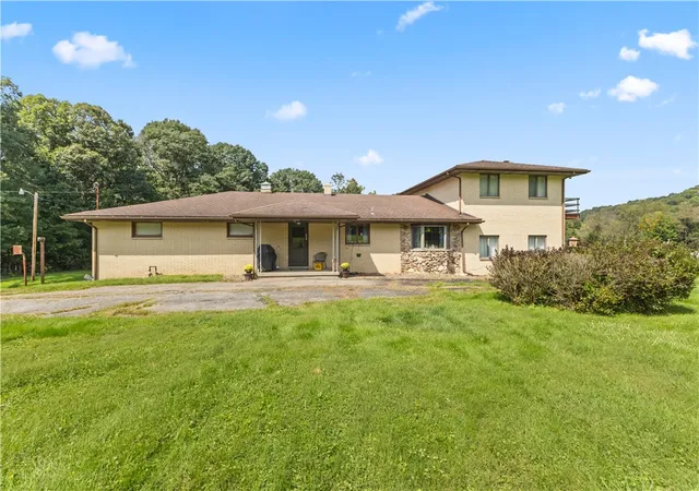 Single family home for sale at 369 S Kings Crk Rd, Hanover Twp, PA 15021 | MLS# 1773753