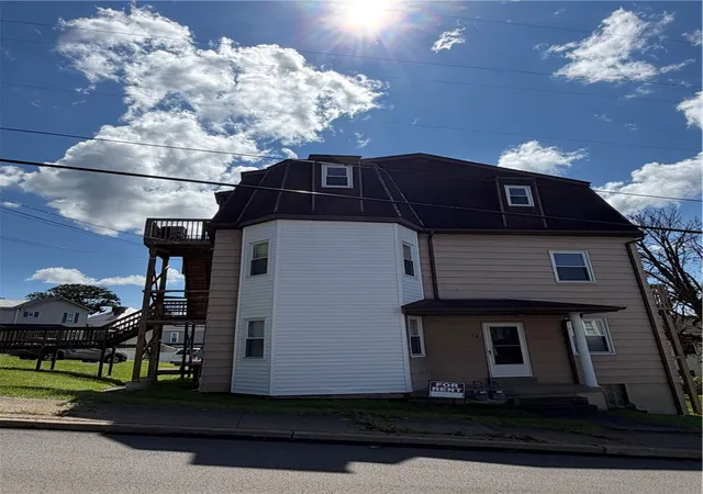 Photo 3 of Multi family home for sale at 28 Observatory St, Manor, PA 15665 | MLS# 1774220 | Listing updated on 2026-09-12