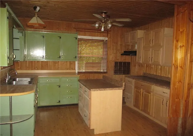 Photo 3 of Single family home for sale at 201 Banbury Ln, Harrison Twp, PA 15065 | MLS# 1774226 | Listing updated on 2026-09-12