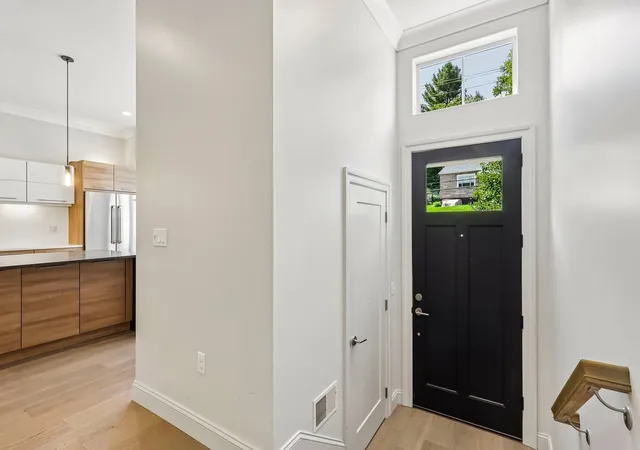 Photo 3 of Single family home for sale at 333 Shaler St, Mt Washington, PA 15211 | MLS# 1774228 | Listing updated on 2026-09-13