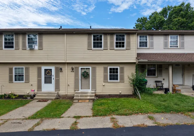 Townhouse for sale at 408 Parkwood Dr, Cranberry Twp, PA 16066 | MLS# 1774229