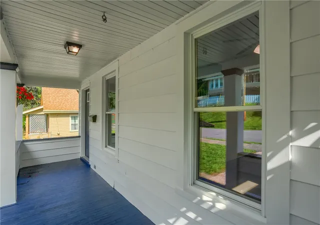 Photo 2 of Single family home for sale at 417 Mount Vernon Ave, Moon/crescent Twp, PA 15108 | MLS# 1774232 | Listing updated on 2026-09-14