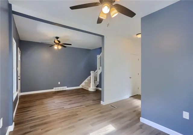 Photo 4 of Single family home for sale at 417 Mount Vernon Ave, Moon/crescent Twp, PA 15108 | MLS# 1774232 | Listing updated on 2026-09-14