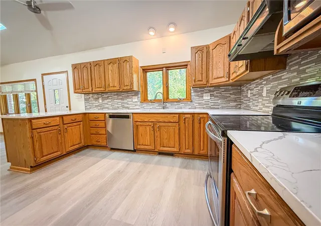 Photo 3 of Single family home for sale at 102 Rittswood Dr, Twp Of But Ne, PA 16001 | MLS# 1774240 | Listing updated on 2026-09-14