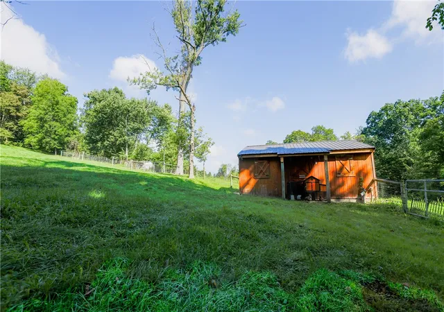 Photo 3 of House for sale at 270 Mcdowell Ln, North Strabane, PA 15317 | MLS# 1774039 | Listing updated on 2026-09-12