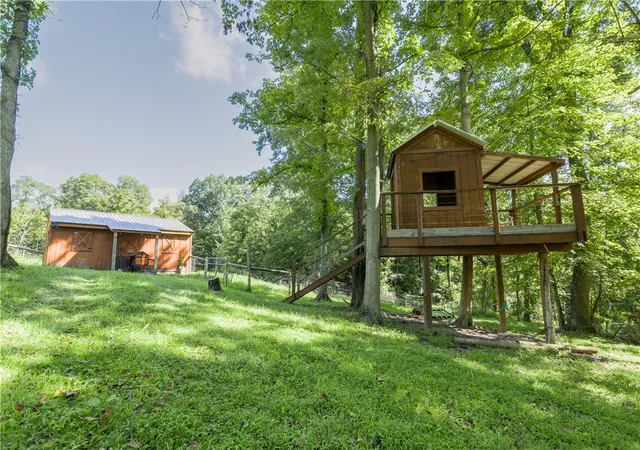 Photo 4 of House for sale at 270 Mcdowell Ln, North Strabane, PA 15317 | MLS# 1774039 | Listing updated on 2026-09-12