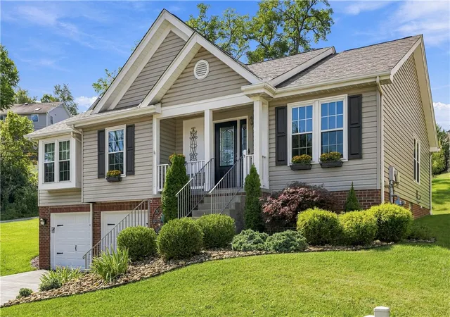 Photo 1 of Single family home for sale at 103 Oakbrook Cir, Banksville/westwood, PA 15220 | MLS# 1774238 | Listing updated on 2026-09-27