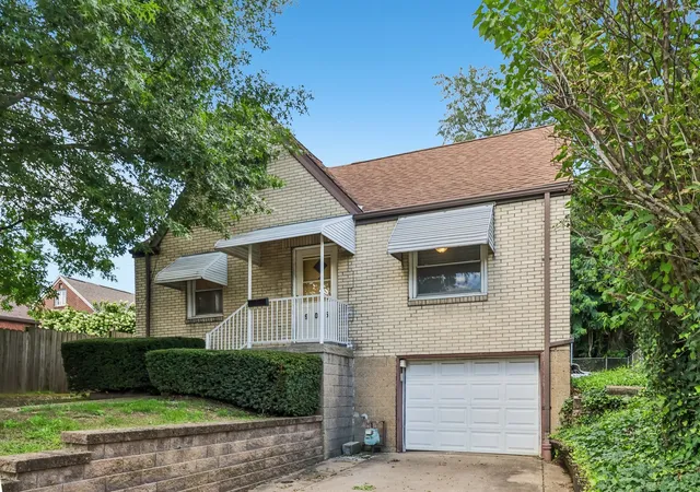 Photo 2 of Single family home for sale at 905 Howden St, Avalon, PA 15202 | MLS# 1774253 | Listing updated on 2026-09-13