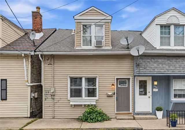 Photo 1 of Single family home for sale at 2323 Sierra St, South Side, PA 15203 | MLS# 1774196 | Listing updated on 2026-10-17
