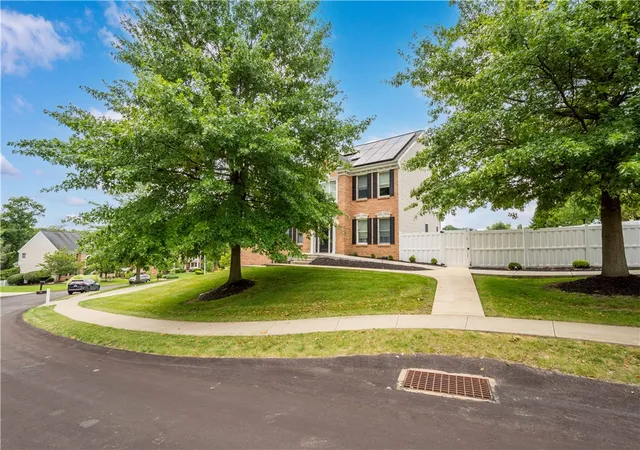 Photo 2 of Single family home for sale at 5837 Longview Cir, South Fayette, PA 15017 | MLS# 1774048 | Listing updated on 2026-09-14