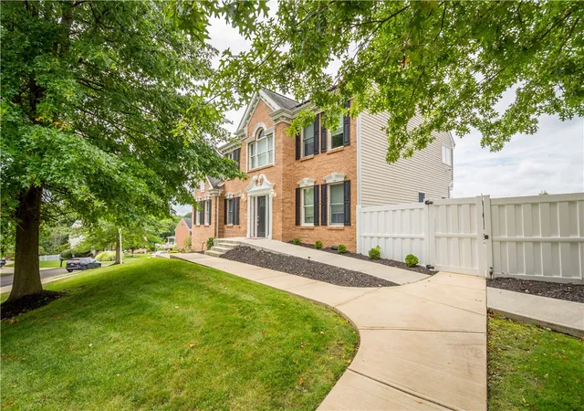 Photo 3 of Single family home for sale at 5837 Longview Cir, South Fayette, PA 15017 | MLS# 1774048 | Listing updated on 2026-09-14