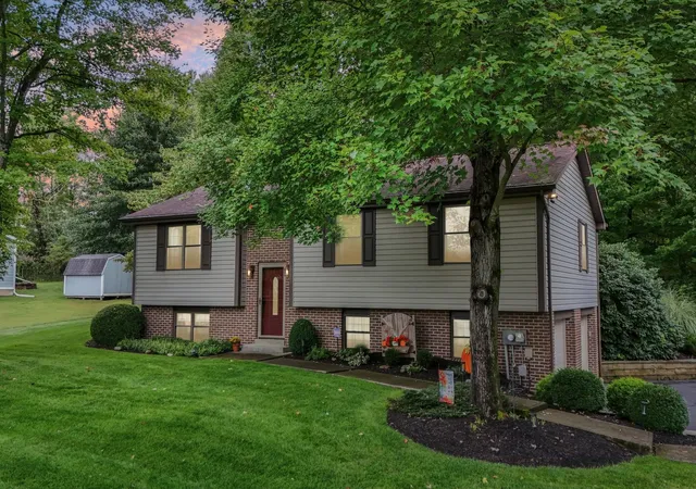 Photo 3 of Single family home for sale at 282 N Garfield Ave, Mars Boro, PA 16046 | MLS# 1774270 | Listing updated on 2026-09-17