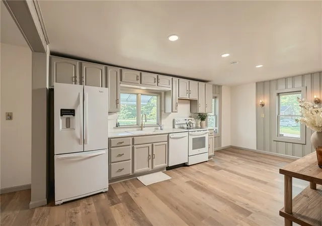 Photo 4 of Single family home for sale at 1229 Mohawk School Rd, Mahoning Twp, PA 16116 | MLS# 1774271 | Listing updated on 2026-09-13