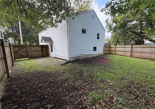 Photo 2 of Single family home for sale at 405 Washington St, Indiana Boro, PA 15701 | MLS# 1774272 | Listing updated on 2026-09-13