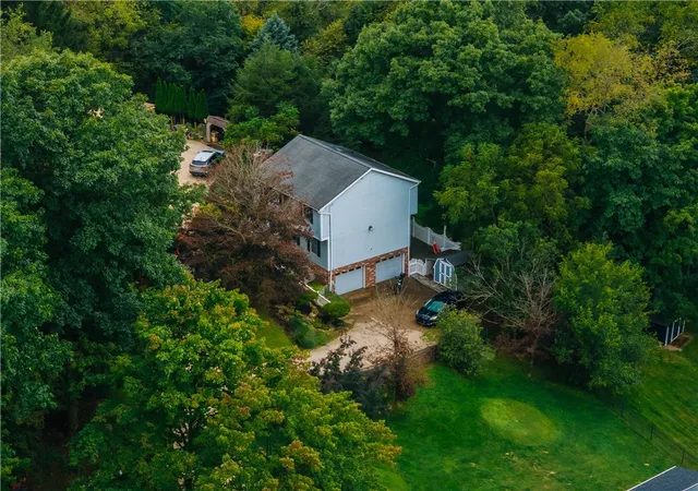 Photo 1 of Single family home for sale at 4 Barrington Dr, Shaler, PA 15209 | MLS# 1774184 | Listing updated on 2026-09-13