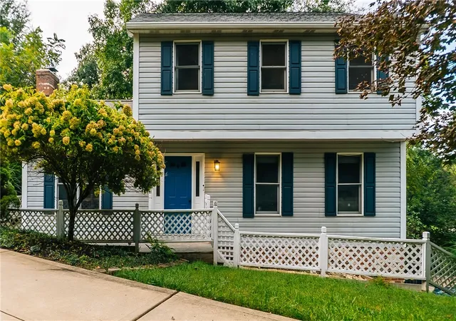 Photo 2 of Single family home for sale at 4 Barrington Dr, Shaler, PA 15209 | MLS# 1774184 | Listing updated on 2026-09-13