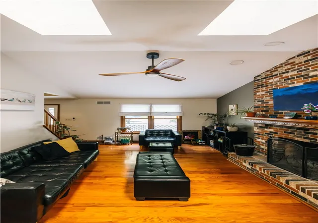 Photo 4 of Single family home for sale at 4 Barrington Dr, Shaler, PA 15209 | MLS# 1774184 | Listing updated on 2026-09-13