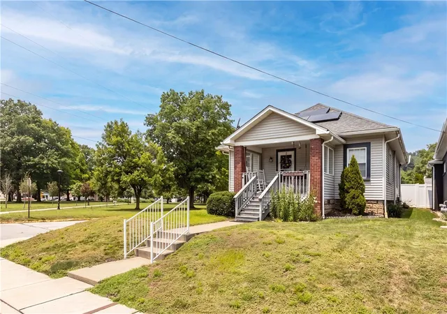 Photo 2 of Single family home for sale at 1012 Canal St, Beaver, PA 15009 | MLS# 1773732 | Listing updated on 2026-09-16