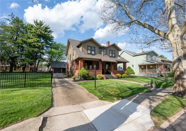 Photo 3 of Sale Pending at 824 Walnut St, Latrobe, PA 15650 | MLS# 1774113 | Listing updated on 2026-09-14