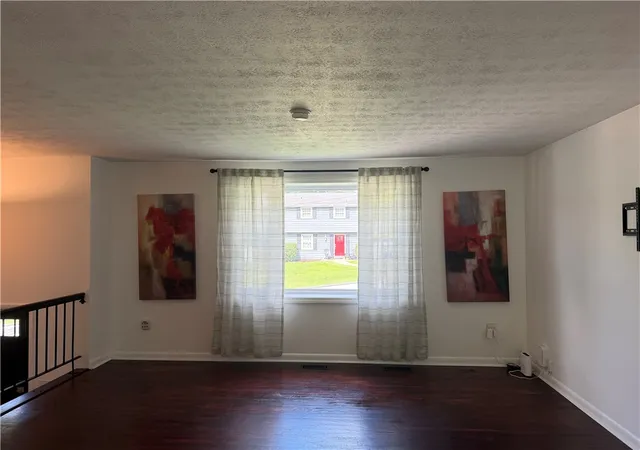 Photo 3 of Single family home for sale at 577 Surfside Dr, Plum Boro, PA 15239 | MLS# 1774101 | Listing updated on 2026-09-14