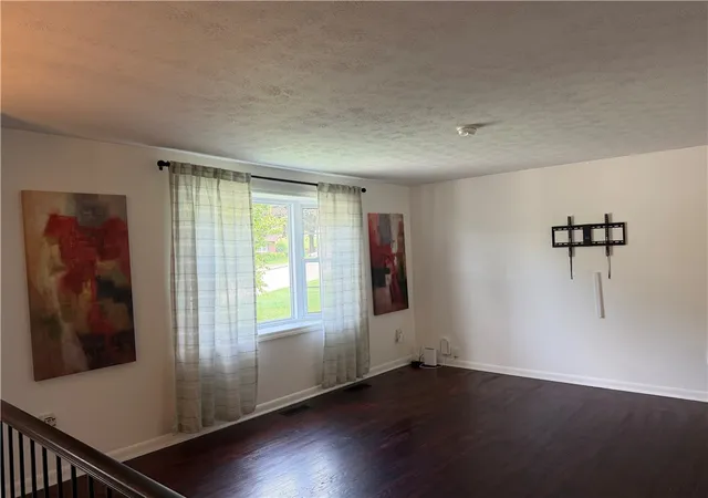 Photo 4 of Single family home for sale at 577 Surfside Dr, Plum Boro, PA 15239 | MLS# 1774101 | Listing updated on 2026-09-14
