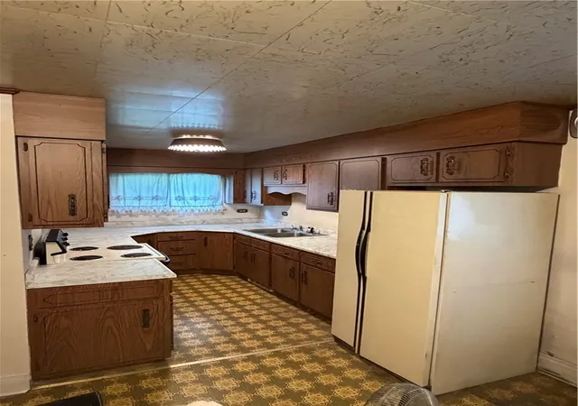 Photo 3 of Single family home for sale at 115 Main St, Brownsville, PA 15417 | MLS# 1774281 | Listing updated on 2026-09-13