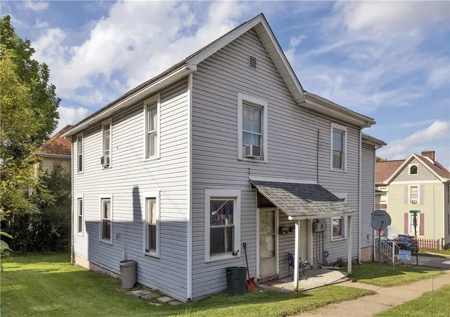Photo 4 of House for sale at 328 Seminary, City Of Greensburg, PA 15601 | MLS# 1774186 | Listing updated on 2026-09-14